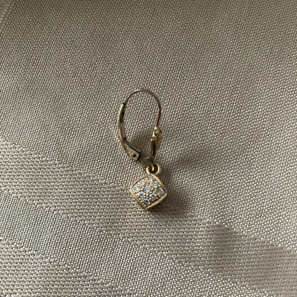 14k gold square diamond lever back earrings - Picture 3 of 10